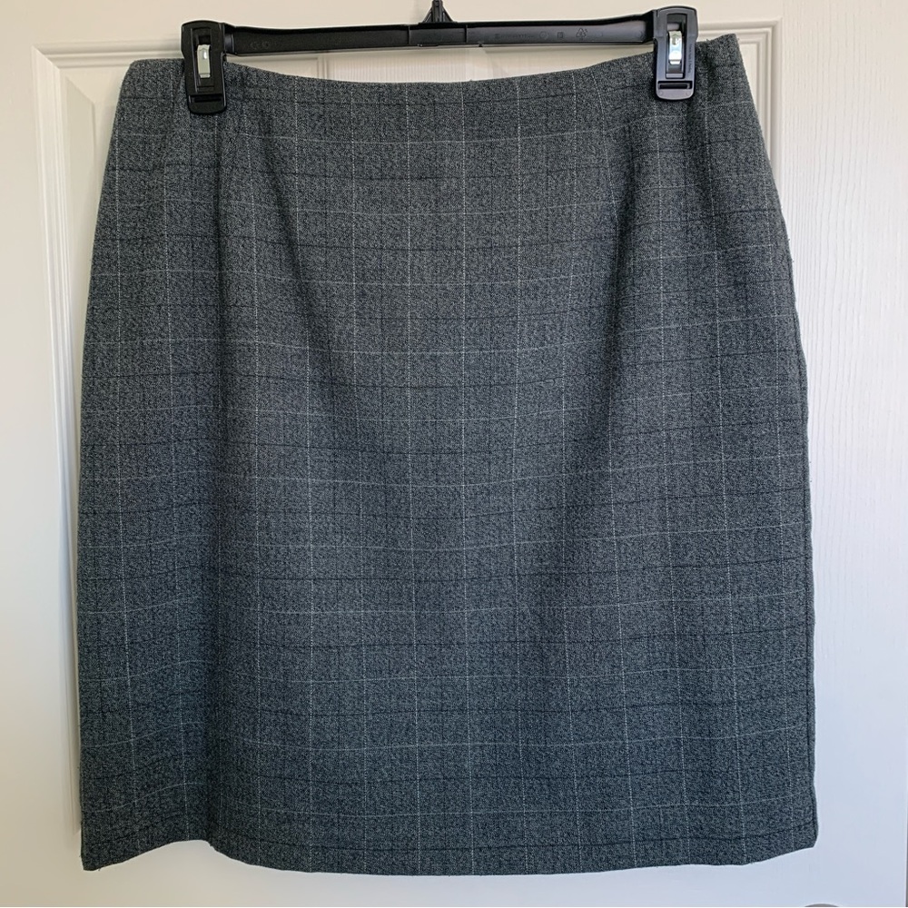 Grey plaid pencil skirt. Fully lined. Machine wash and dry.